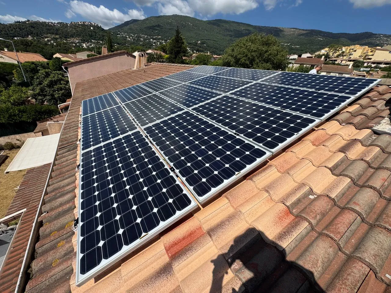 SOLIS Groupe – Votre confort chauffé par le soleil.